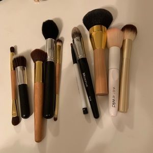 Barely used makeup brushes